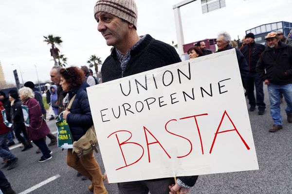 Dans le cortège, près de 150 personnes dont Bruno Bernard, éleveur à Saint Vallier de Thiey, au-dessus de Grasse.