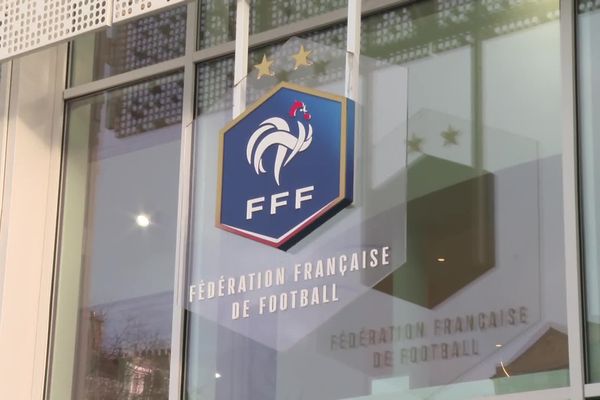 C'est une réunion extraordinaire du comité exécutif de la Fédération Française de Football qui a décidé la mise en retrait de Noël Le Graët.