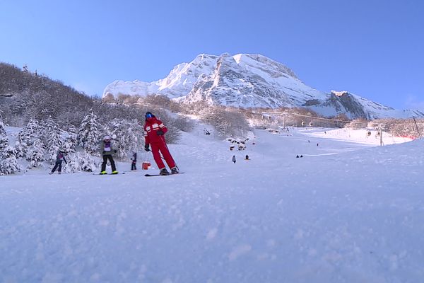 Avec le retour du froid, Gourette a retrouvé ses pentes enneigées.