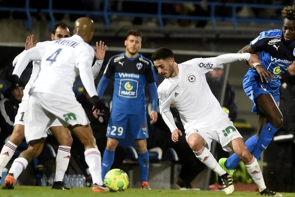 Les Chamois Niortais ont été battus 2 à 3 par le Red Star, le 24 février 2017.