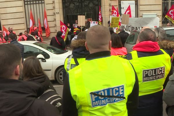 Le rassemblement a duré plus d'une heure.