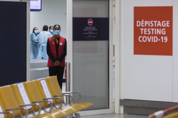 Depuis le 6 novembre, un centre de dépistage Covid-19 est opérationnel à l'aéroport de Paris-Orly.