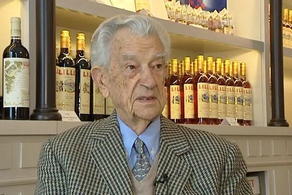 Pierre Lillet, héritier de la célèbre marque , est décédé à l'âge de 98 ans. Il perpétuait l'image de cet apéritif créé en 1872 par Paul et Raymond , son grand oncle et son père. La marque avait été rachetée en 1985.  