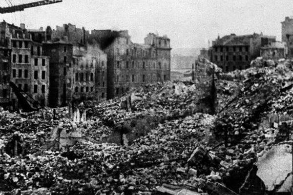 Le Vieux-Port de Marseille en 1943.