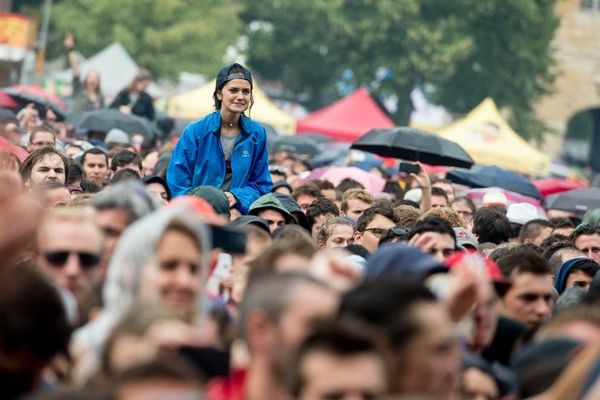 Les festivaliers piaffent d'impatience.