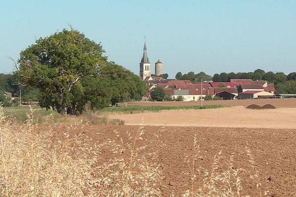 Le village de Coulmier-le-Sec dans le Châtillonnais, en Côte-d'Or.