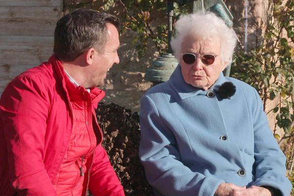 Blanche Boulet a 103 ans.  Elle fut infirmière durant le débarquement.