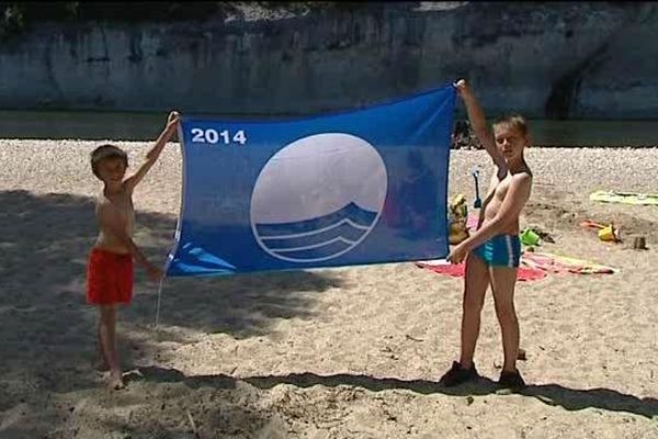 Pavillon bleu pour Saint-Martin d'Ardèche : il sera hissé le 1er juillet prochain. 