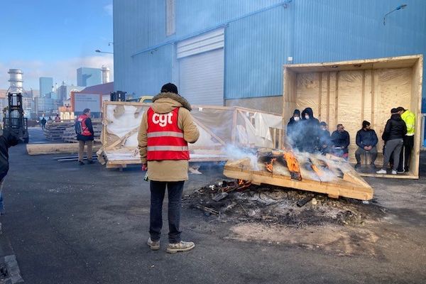 Les salariés de Steam Power bloquent le site de General Electric de Belfort. (17/01/2022)