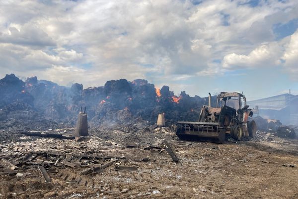 Un incendie s'est déclaré dans une exploitation agricole de Noyen-sur-Sarthe, jeudi 12 septembre.