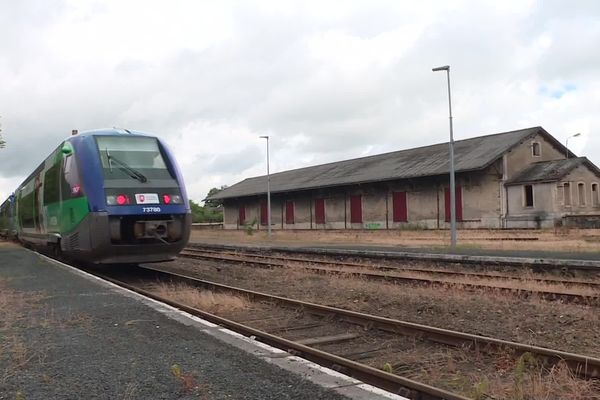 Voyage inaugural entre Saint-Yrieix-la-Perche et Nexon