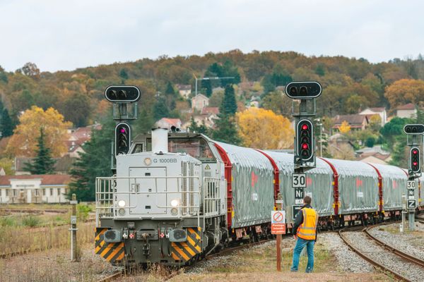 Railcoop avait inauguré son service de fret, le 15 novembre 2021, à Capdenac dans le département du Lot.