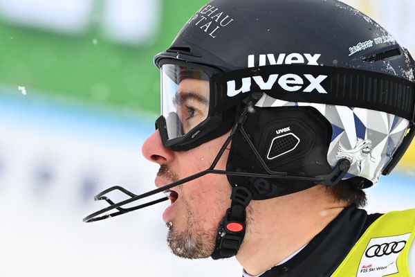 Blessé au péroné, le skieur Victor Muffa-Jeandet a réagi sur ce slalom de Zagreb, maintenu dans des conditions douteuses.