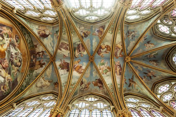 La voûte de la chapelle Sainte-Marie, à Chaalis, inspirée de la chapelle Sixtine à Rome.