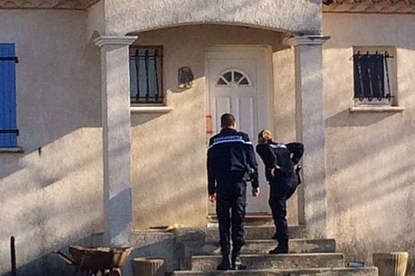 Bouquet (Gard) - Les gendarmes gardois au domicile des protagonistes du drame, ce matin au lieu-dit de Crouzet - 5 janvier 2017.