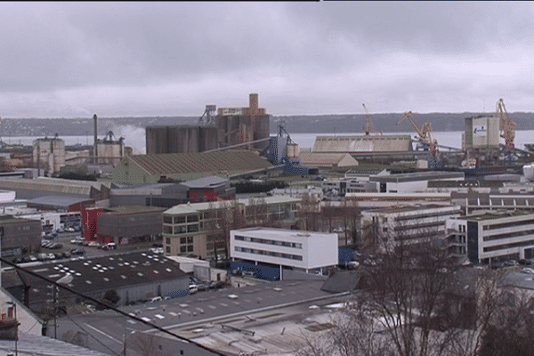 Le 15 décembre, 25.000 tonnes de maïs traité à la phosphine ont été débarqué au port de commerce de Brest.