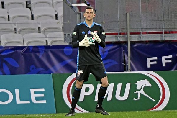 Julian Pollersbeck, ici face à Sochaux au tour précedent, sera titulaire dans les cages de l'OL face au Red Star 