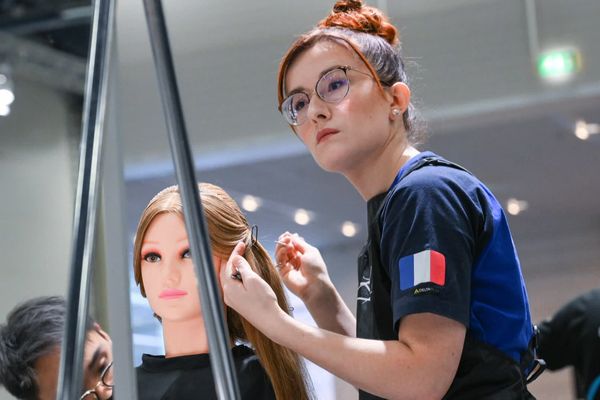 Originaire de Noyen-sur-Sarthe, Laurine Liney a remporté la médaille d'or dans la catégorie coiffure au championnat du monde des métiers 2022.