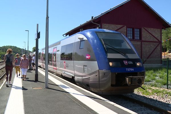 La navette relie Mussidan à Niversac en 40 minutes.