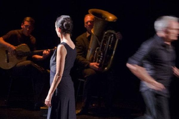 Cada Uno, deux danseurs, un guitariste de Flamenco et un jour de tuba...