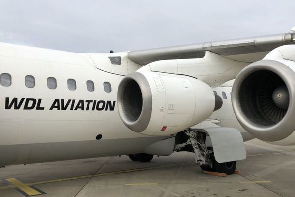 Pour transporter les passages de Clermont-Ferrand à Paris le 4 septembre au matin, Air France a eu recours à la compagnie charter allemande WDL Aviation.