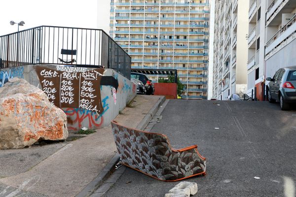 Le clan dit des "Blacks" de Félix-Pyat tient le point stup de la cité.