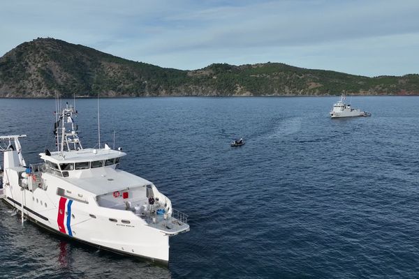 Les archéologues explorent actuellement une épave au large de la Seyne-sur-Mer dont le naufrage daterait d’au moins 3 siècles. Les premières plongées ont déjà permis de repêcher des objets fabriqués à Biot et à Vallauris.