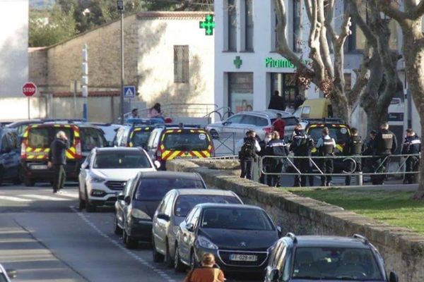 Cournonterral (Hérault) - les gendarmes s'invitent à la fête des Pailhasses - 17 février 2021.