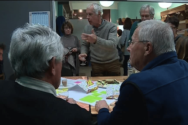 Atelier-débat à Saint-Julien-du-Serre