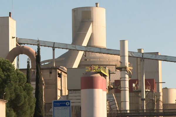 En décembre 2022r, des activistes du climat avaient pris pour cible la cimenterie du groupe Lafarge  située à Bouc-Bel-Air (Bouches-du-Rhône).