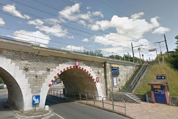 C'est non loin de la gare de Vayres que le train s'est retrouvé privé d'électricité