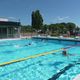 La piscine de Pougues-les-Eaux a réouvert mercredi dernier, et les premiers clients sont déjà là