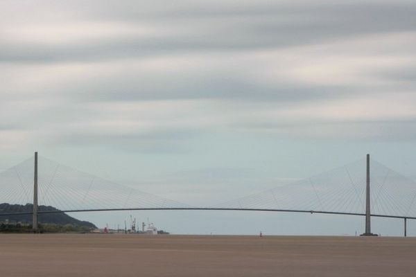 Des restrictions de circulation ont été prises sur le pont de Normandie.