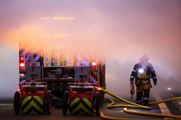 Le feu s'est déclaré vers 5h30 au 3ème étage d'un immeuble de la rue Charles Cros, à Rouen. Deux personnes ont été blessées. Image d'illustration