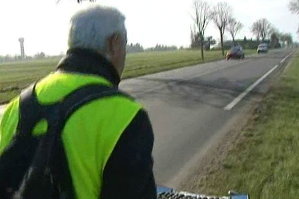 Jean-Louis marche à travers la France.