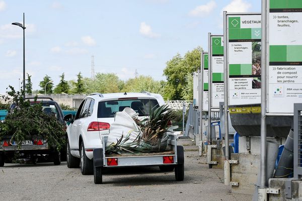 La patience est de mise pour accéder aux déchèteries