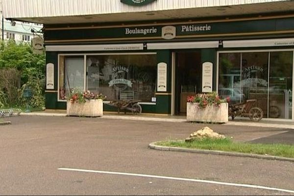 La boulangerie devant laquelle la voiture a été volée