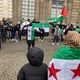 Près de 200 personnes ont crié leur joie sur la place de l'hôtel de ville de Rennes après la chute du dictateur syrien, annoncée ce 8 décembre 2024.