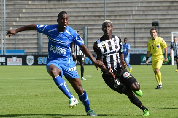 Pour son premier match avec le SCo Mohamed Yattara marque un but contre Auxerre