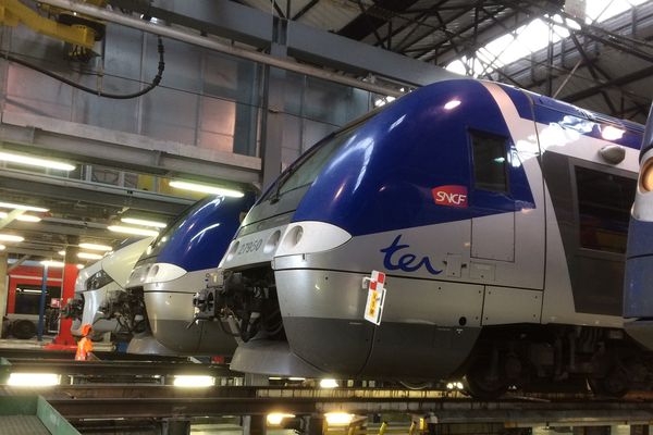 Trois lignes sont concernées en Lorraine. 
Photo : un TER au garage à Montigny-les-Metz. 