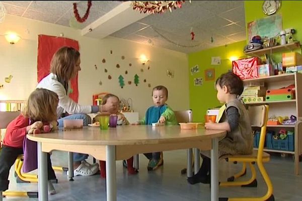 L'heure du déjeuner à la crèche de Champagnat