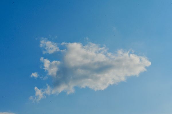 Un nuage d'été dans le ciel de Nantes le 24 août