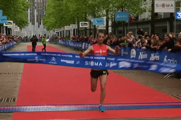 Larbi Es Sraidi vainqueur du marathon de Nantes en 2h16m10s