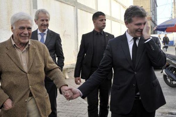 Guy Bedos et Arnaud Montebourg en Algérie en décembre 2016.