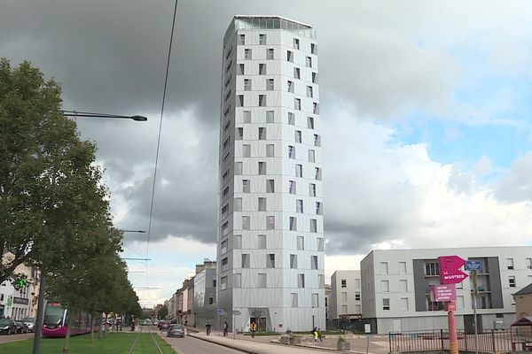 La tour Elithis Arsenal de Dijon a été inaugurée le 5 octobre 2024.