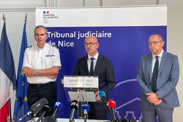 Le procureur de la République Damien Martinelli fait un point presse à propos de l'enquête sur l'incendie au quartier des Moulins à Nice.