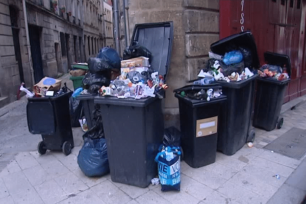 Les poubelles continuent de déborder dans les rues de Bordeaux et de la Métropole