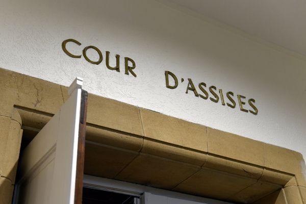 Ce mardi 10 décembre s’ouvre devant la cour d'assises de Metz, en Moselle le procès d’un homme de 26 ans, accusé d'avoir assassiné sa compagne devant leur enfant.