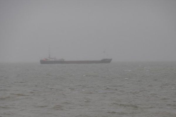 Le Dan Fighter au mouillage au large de l'île d'Aix