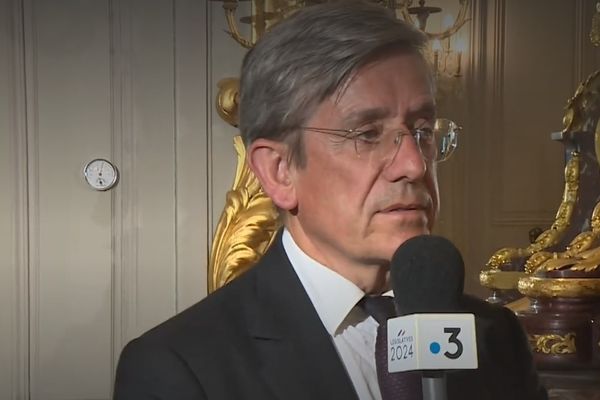 Le député réélu Charles de Courson, interviewé le soir du second tour des législatives de 2024.